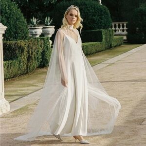 [Never Worn] Gorgeous tulle bridal cape